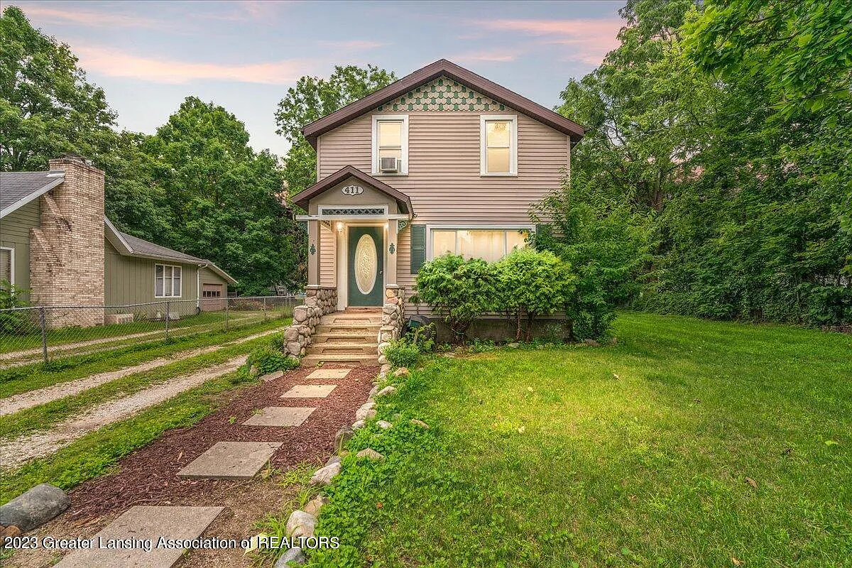 411 W Plain St photo 1