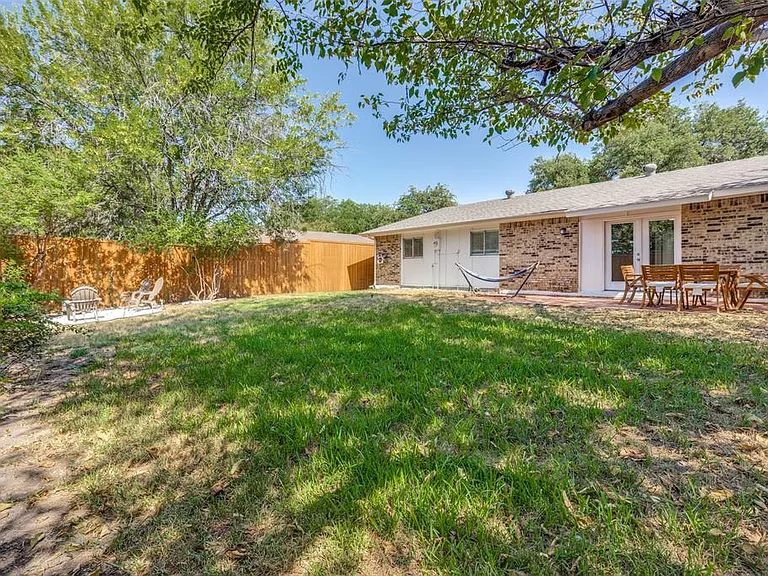 1300 Pioneer Ln — Photo 22