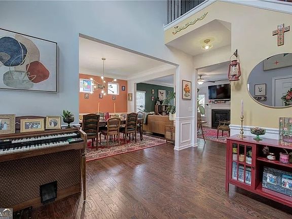 4th image of 78 Thorndale Ct