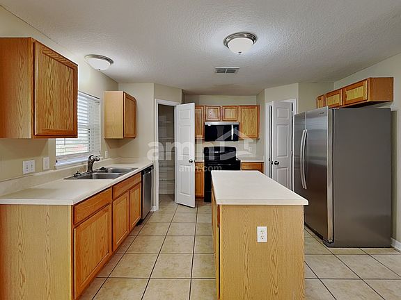 3rd image of 1605 Pickard Cir