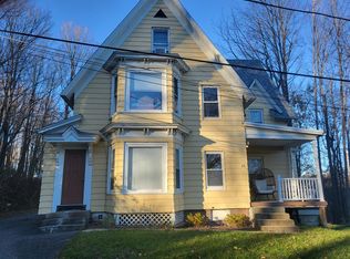 15 Hillside Pl #2, Gardner, MA 01440