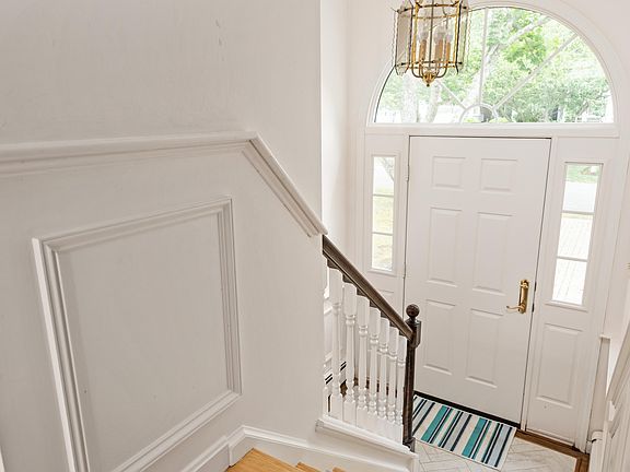 5th image of 60 Cornerwood Drive