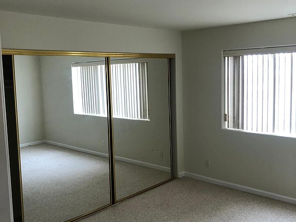 5th image of 320 Washington St #306