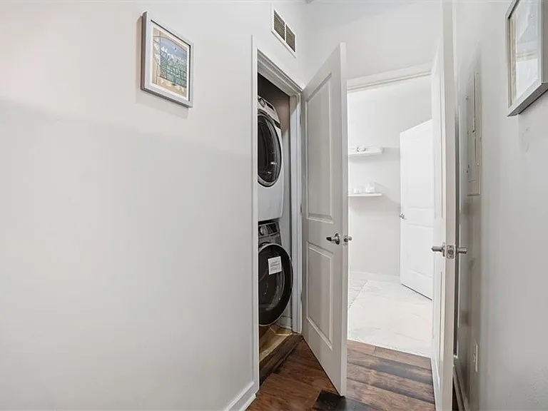923 Peachtree St NE #1221 — Photo 14
