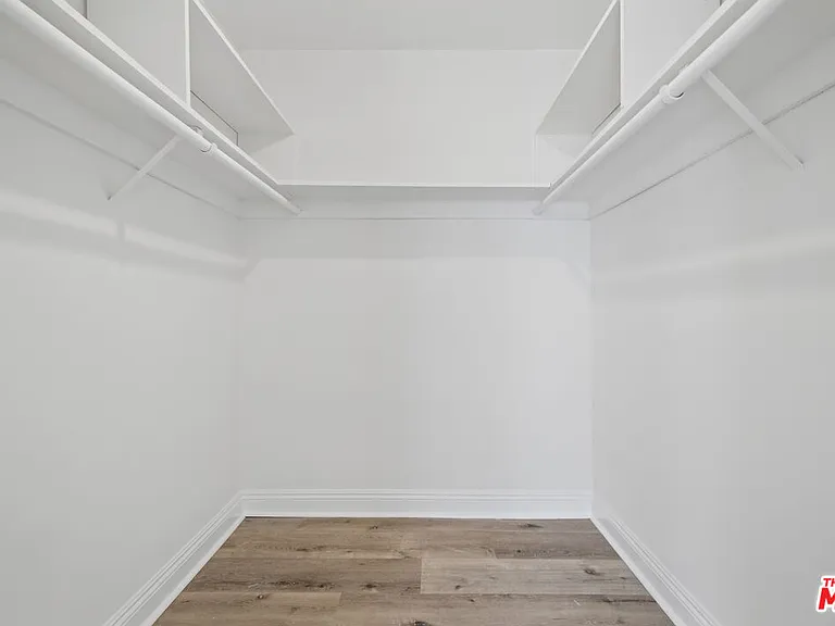 7540 Hampton Ave #206 — Photo 14