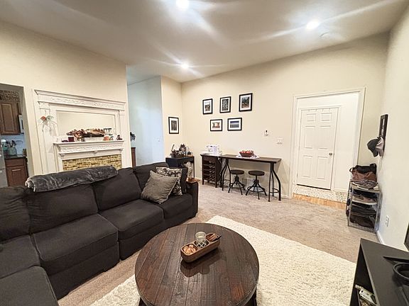 5th image of 355 Stratford Ave APT 2