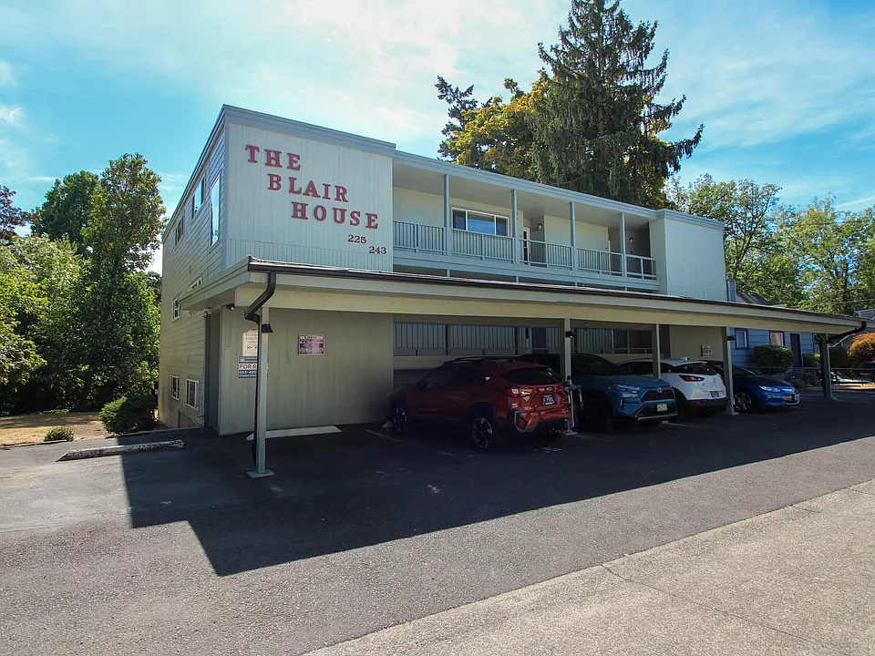 227 24th St SE