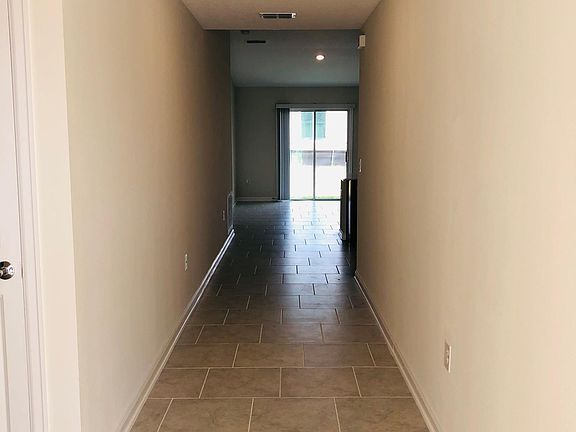 4th image of 529 Andrea Cir S