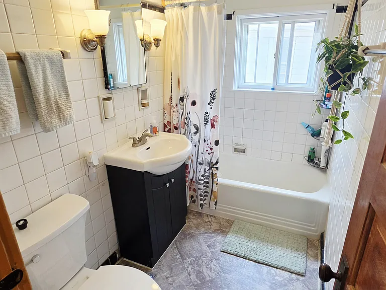 2553 N Oakland Ave — Photo 6