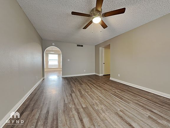 3rd image of 1801 W Potter Dr