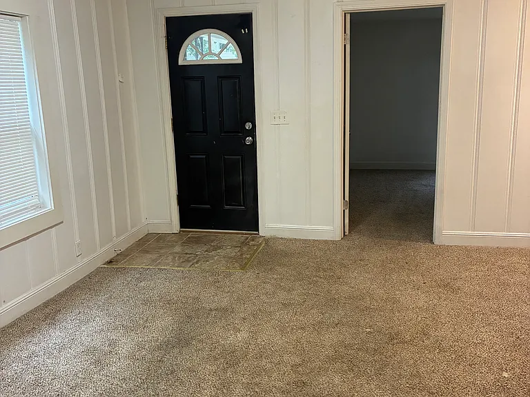 2510 Windsor St — Photo 8