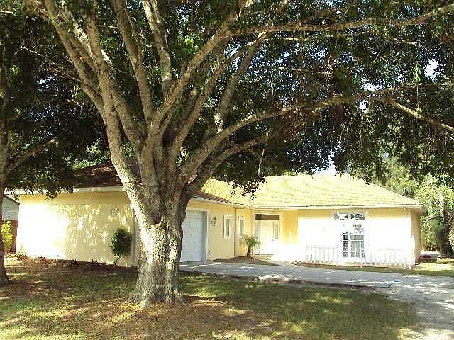 1st image of 1922 26th Ave