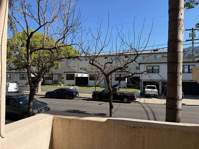 574 E Palm Ave #105 — Photo 28