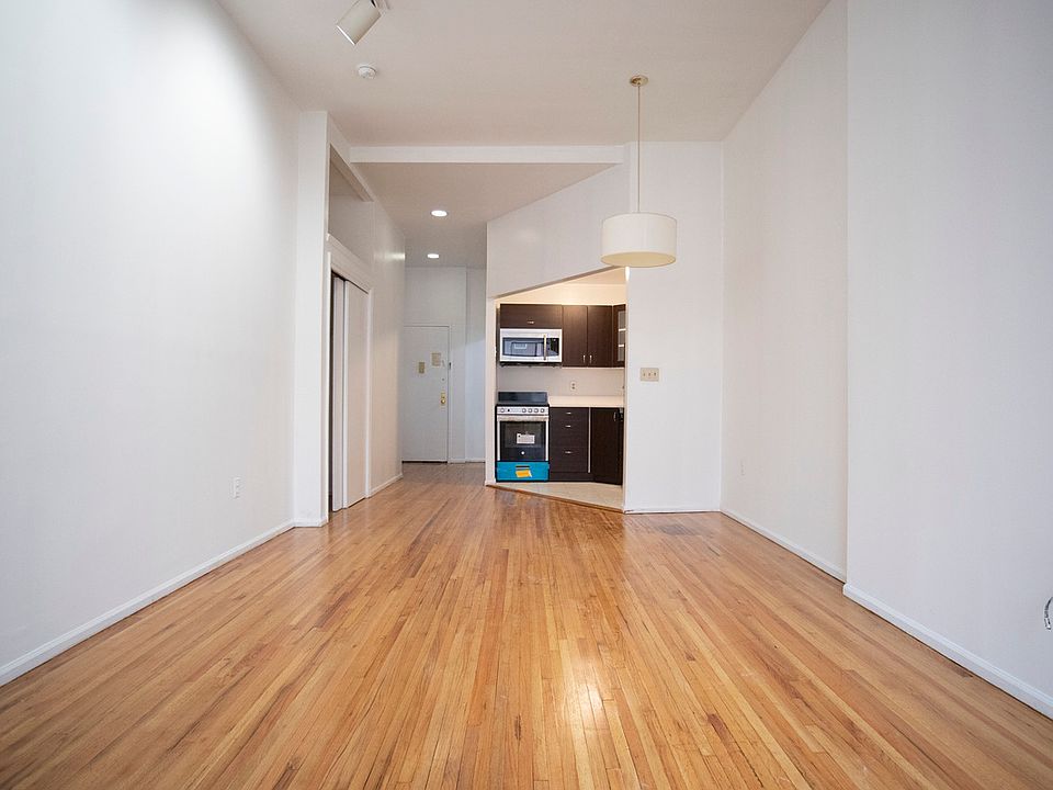 1st image of 220 W 14th St APT 4D