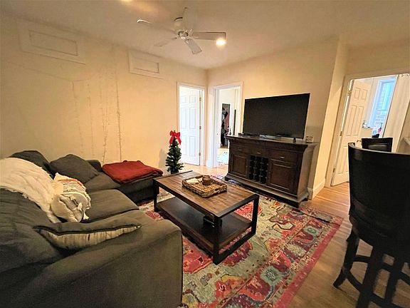 4th image of 66 Egmont St #A