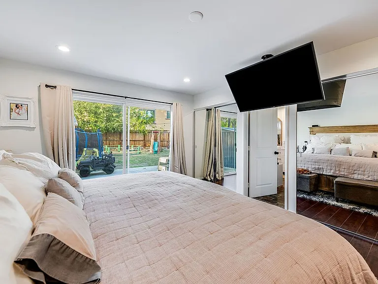 28403 Waring Pl — Photo 13