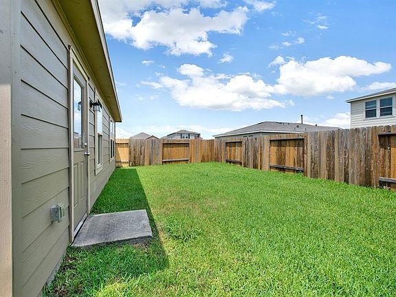 2nd image of 2610 Skyview Silver Dr