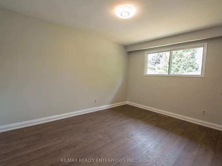 8 Weber Dr — Photo 19