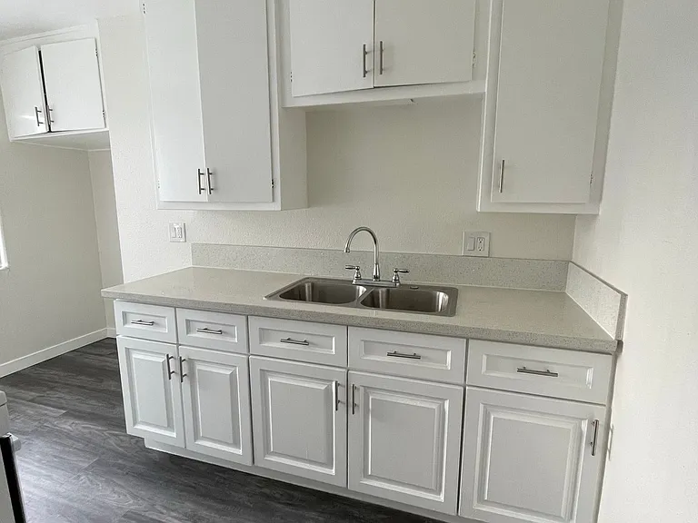 3711 Pueblo Ave #3 — Photo 2