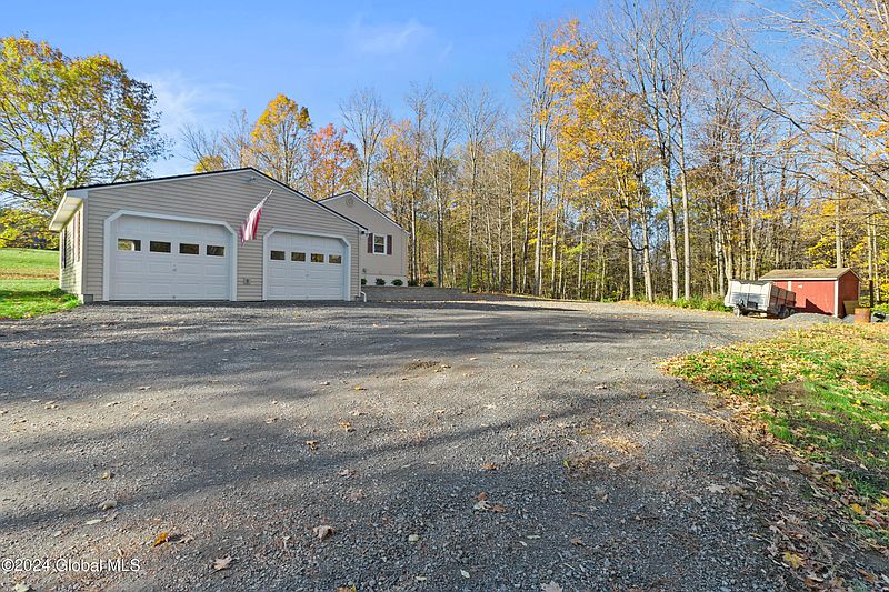 4th image of 205 Schoonmaker Road