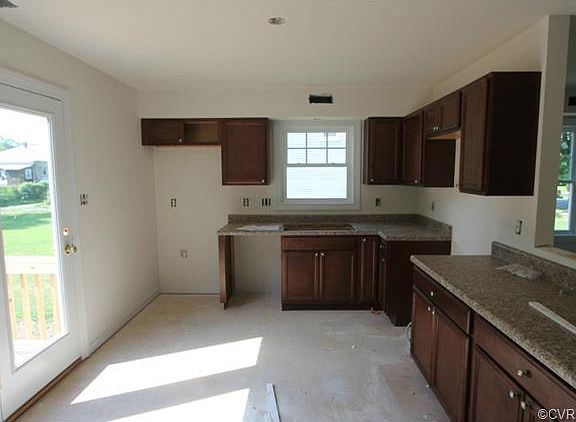 4th image of 1018 Young St