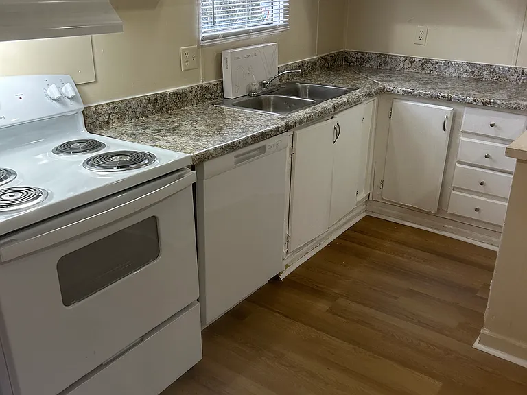 142 Industrial Dr #D9 — Photo 6