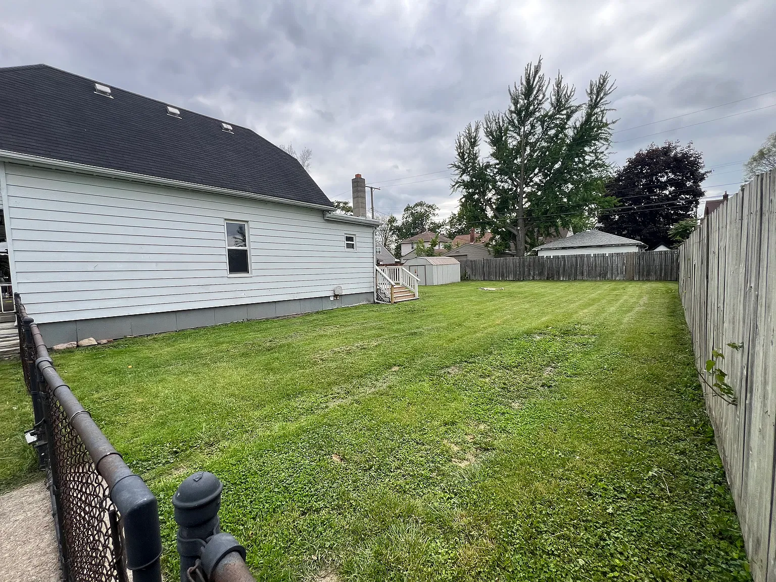 3 bed, $1,350 — Photo 2
