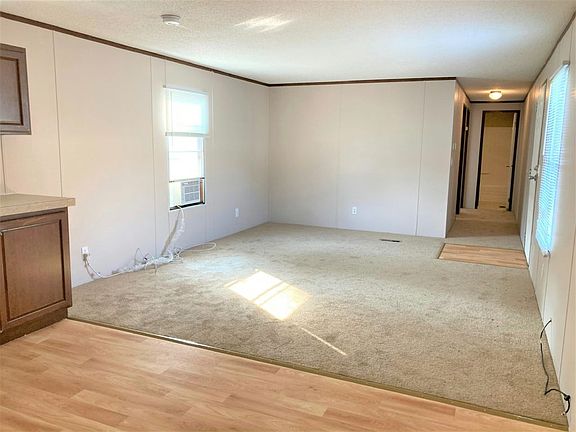 5th image of 536 Jennifer Dr
