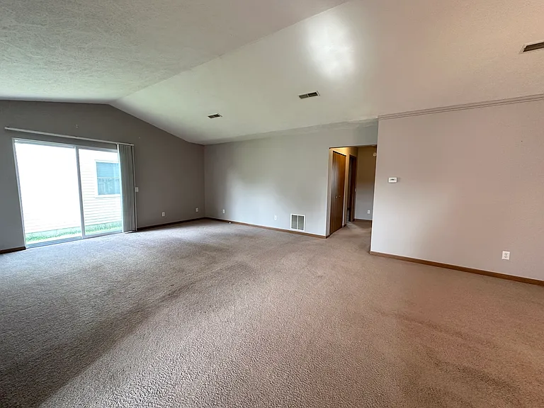 4427 Venetian Dr — Photo 6