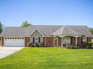1064 Heathwood West Dr, Cookeville, TN 38506