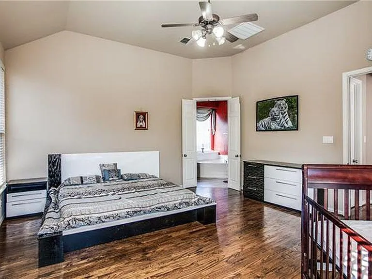 4533 Delaina Dr — Photo 9