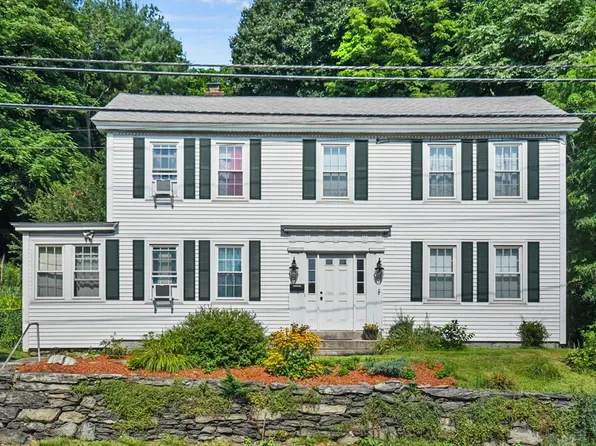 82 W Main St, Millbury, MA 01527