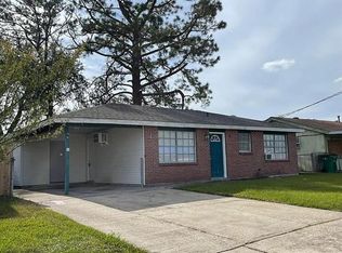 32 Aster Ln, Westwego, LA 70094