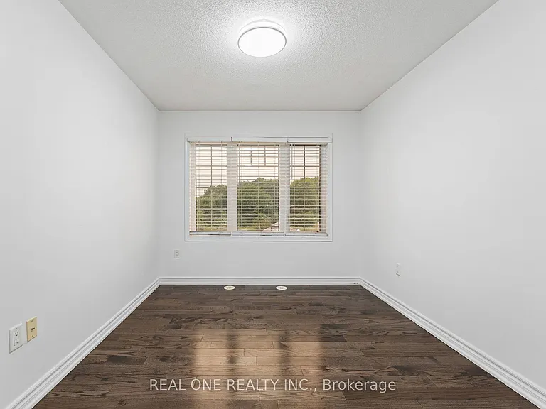 30 Henneberry Ln — Photo 27