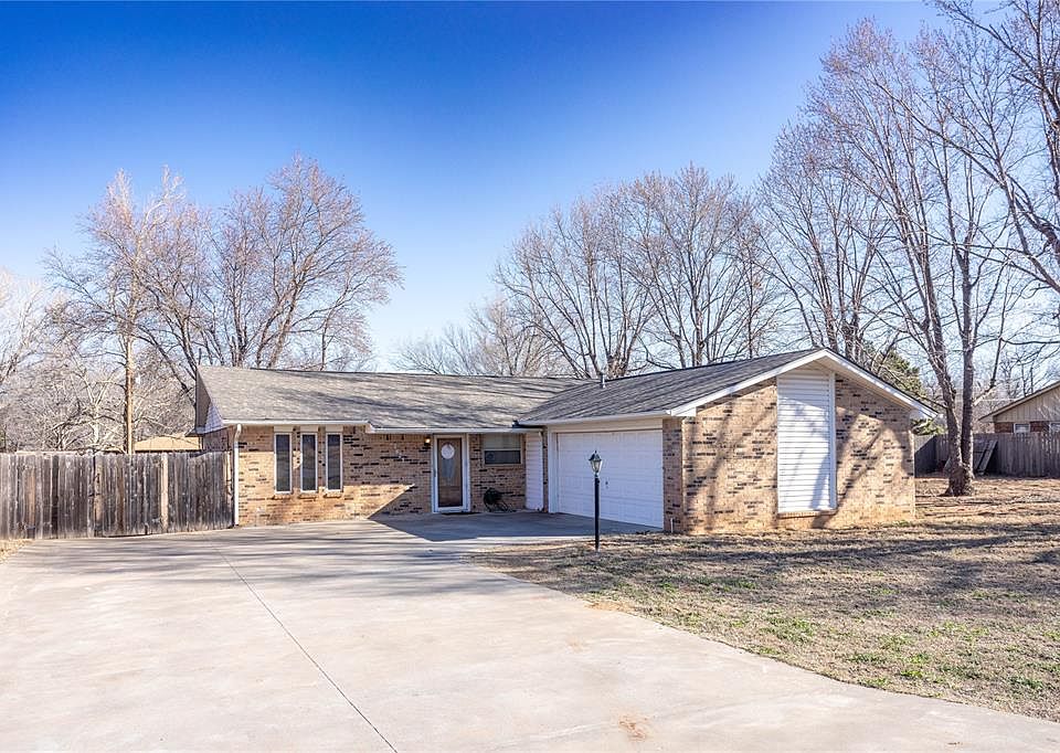 1st image of 2625 Lanier Dr