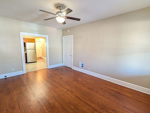 3rd image of 5042 Mardel Ave