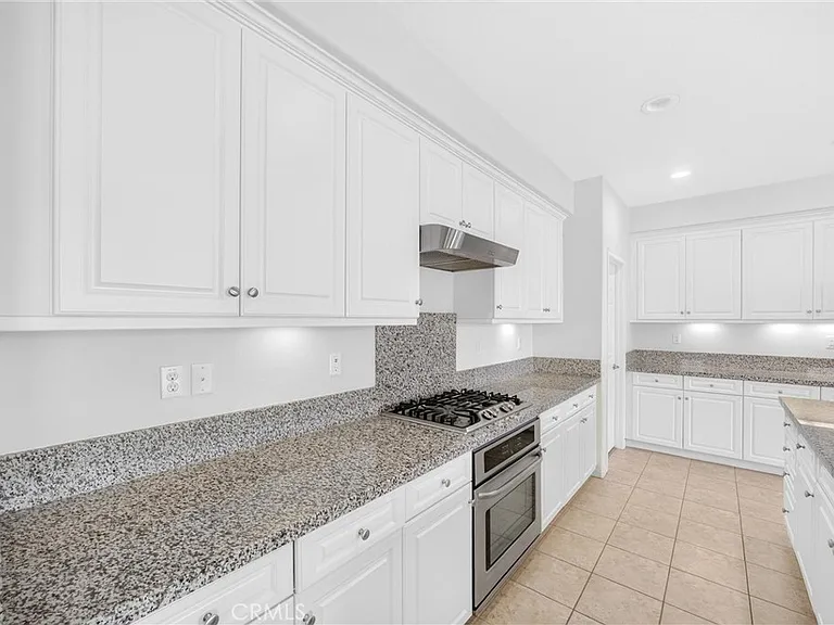1617 Camden Ct — Photo 7