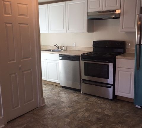 3rd image of 12 E Lancaster Ave
