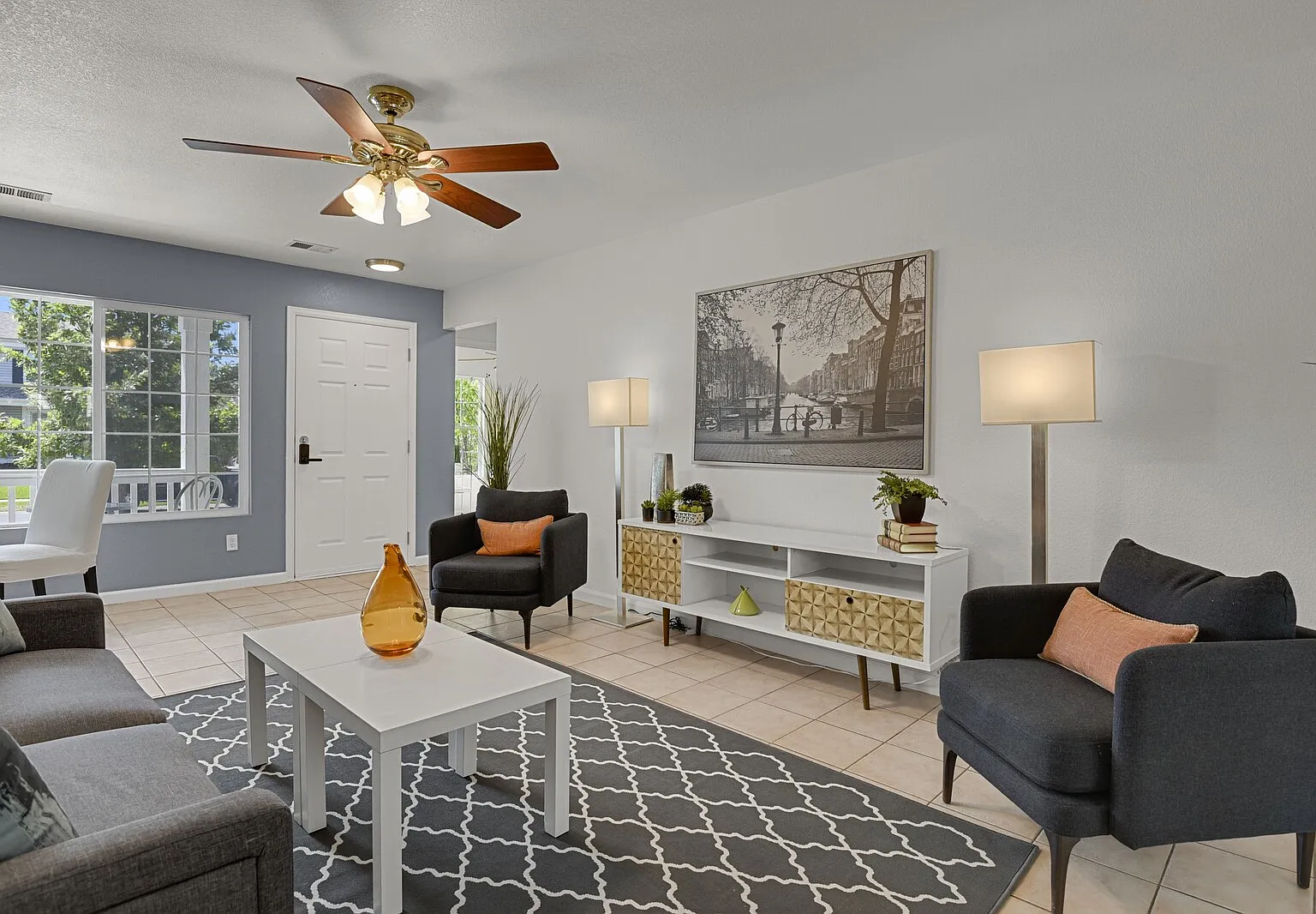 3 bed, 1164 sqft, $2,800 — Photo 4