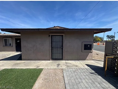 2505 Cedar Ave Photo 1