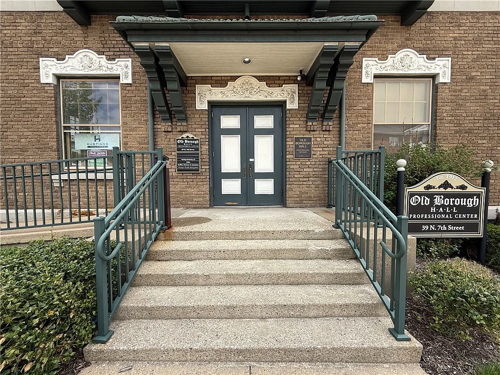 Studio, 1600 sqft, $2,000 — Photo 2