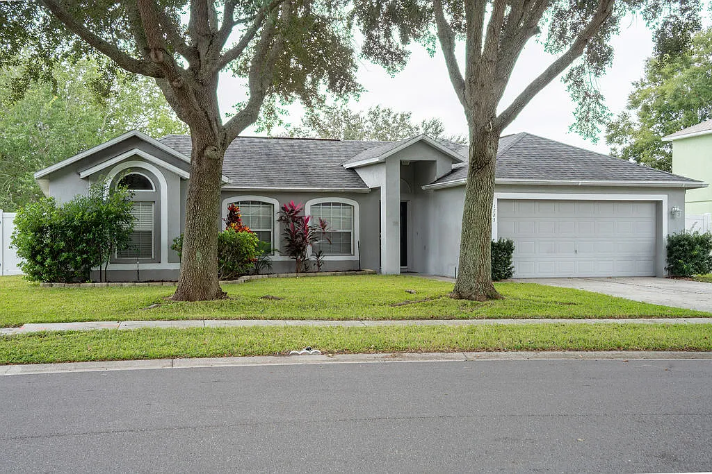 4 bed, 1888 sqft, $2,700 — Photo 1