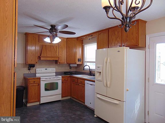 2nd image of 26050 Hills Dr
