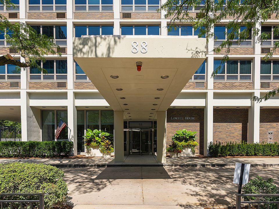 1st image of 88 W Schiller St APT 1003L