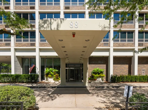 88 W Schiller St APT 1003L, Chicago, IL 60610