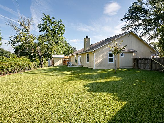3rd image of 7460 Sugar Plum Ln