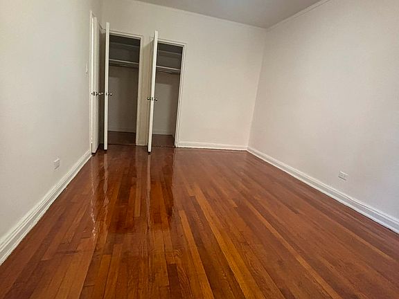 4th image of 4514 43rd St APT 4A