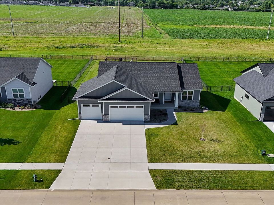 1st image of 425 Dutch Dr