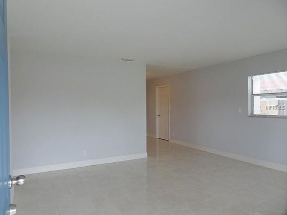 4th image of 6705 W Clifton St