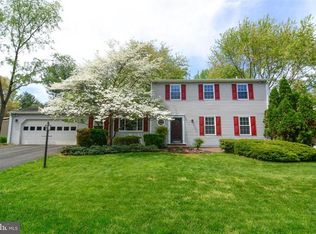 2820 Reign St, Herndon, VA 20171